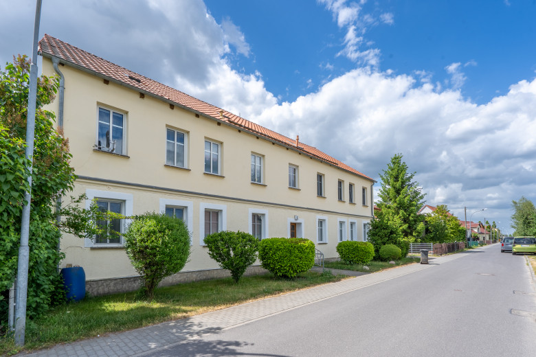 Brandenburg Speckgürtel-Ketzin -3 Seiten- Hof mit 6 Familien-Wohnhaus – 2 FREIE WHGEN + Dachrohling