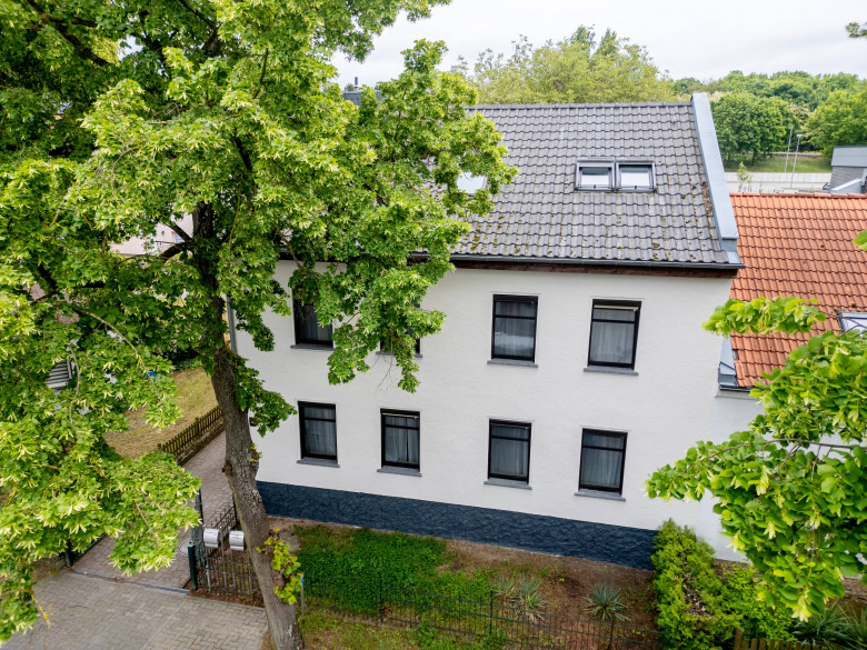 Massives EFH mit Einliegerwohnung. Viel Platz für die ganze Familie mit großem Garten & Nebengelass